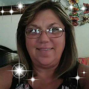 Meet your Posher, Lora